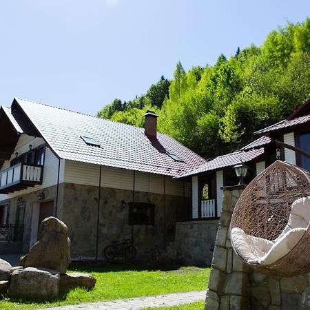 Villa Kamyanka à Yaremtche Extérieur photo